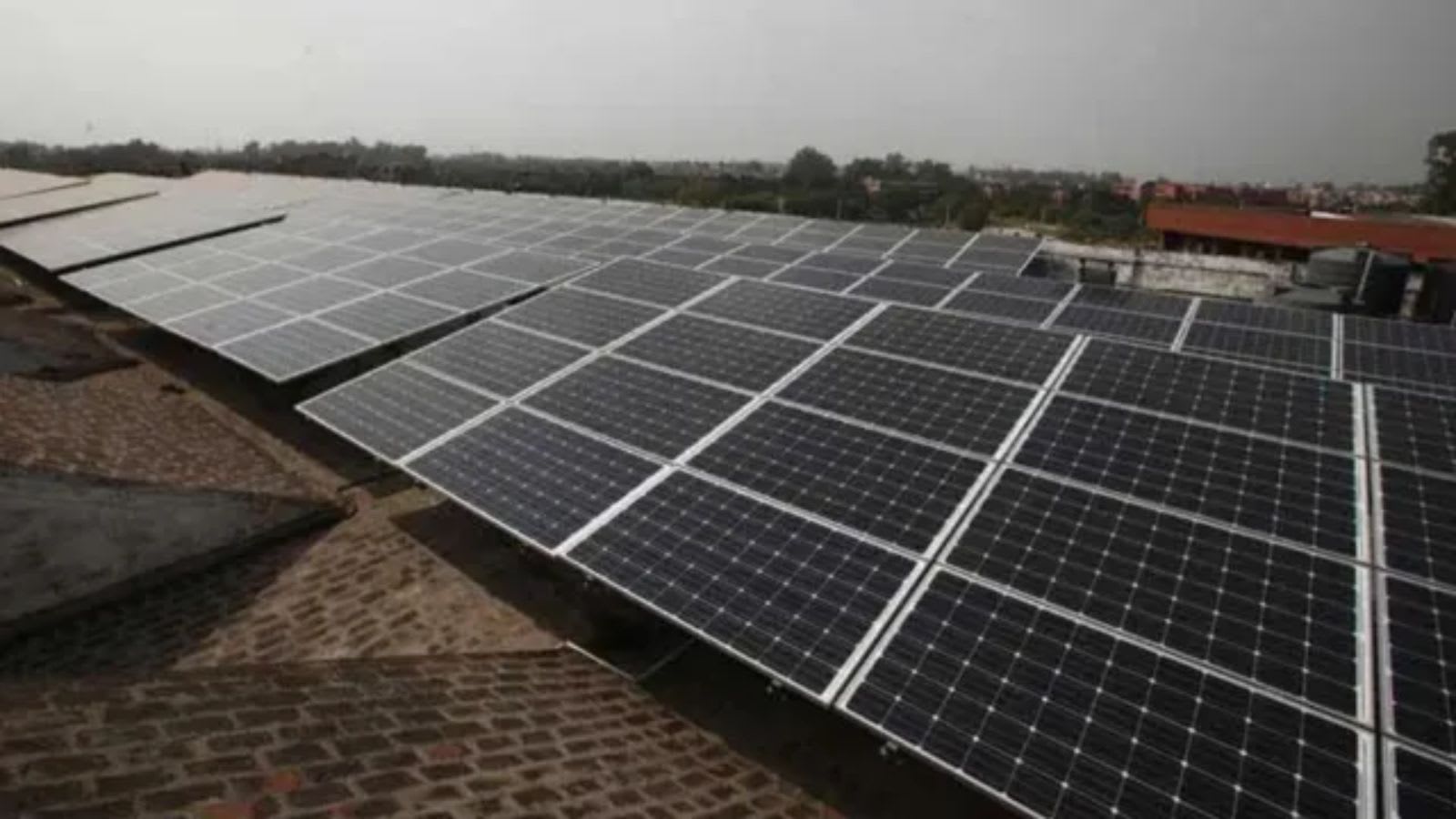Boost to solar manufacturing: Government weighs incentive for polysilicon manufacturing