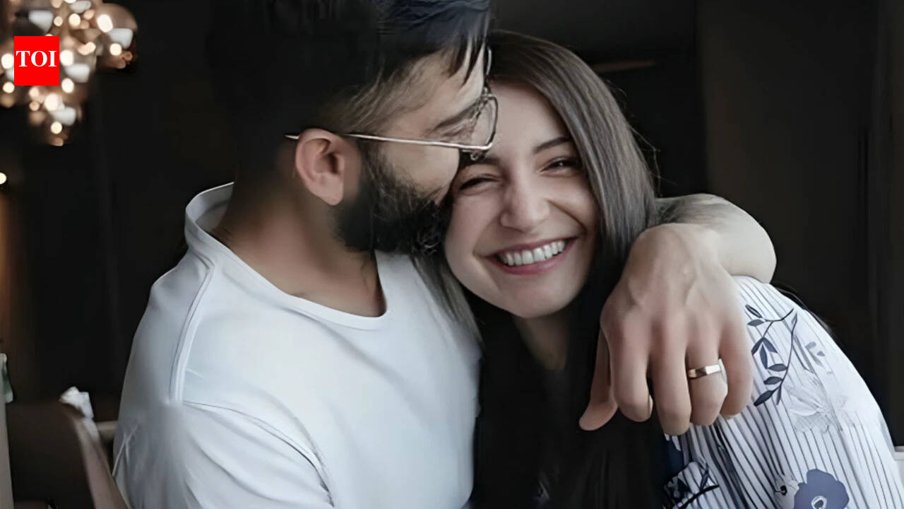 Virat Kohli and Anushka Sharma's adorable moment takes social media by storm