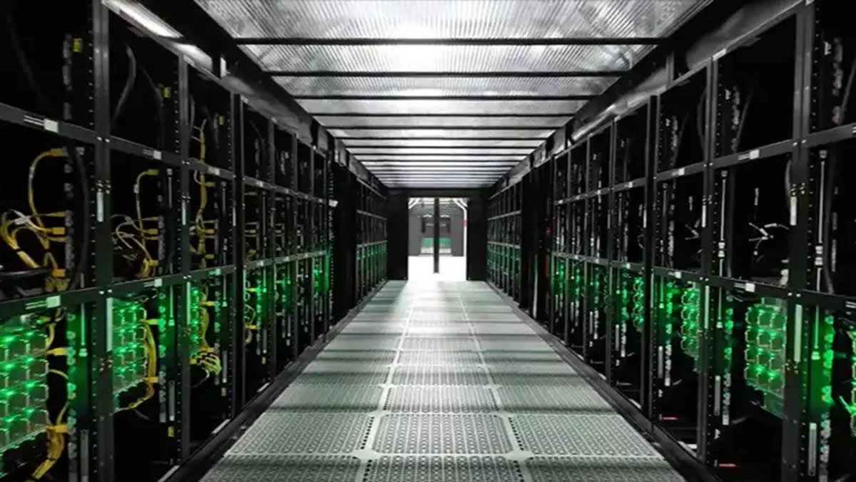 IREN (IREN) vs. CORZ and APLD: Can Its AI Cloud Buildout Turn Contracted Demand Into Profits?