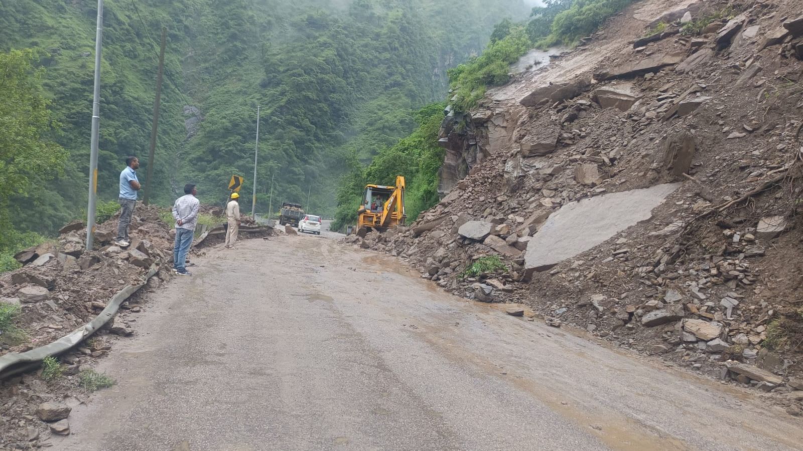 Himachal rain disrupts life: 259 roads blocked; Mandi, Kullu worst hit