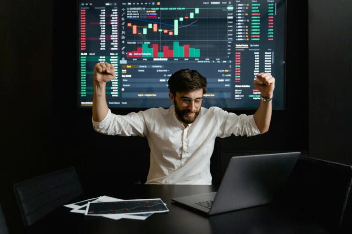 NIQ Global (NIQ) Soars 42% After Earnings. What’s Next?
