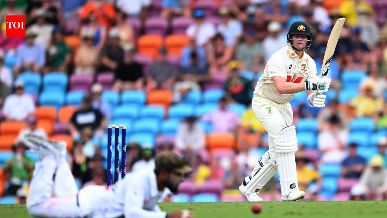 'Stop being a princess': Crowd targets Steve Smith over sight screen delay