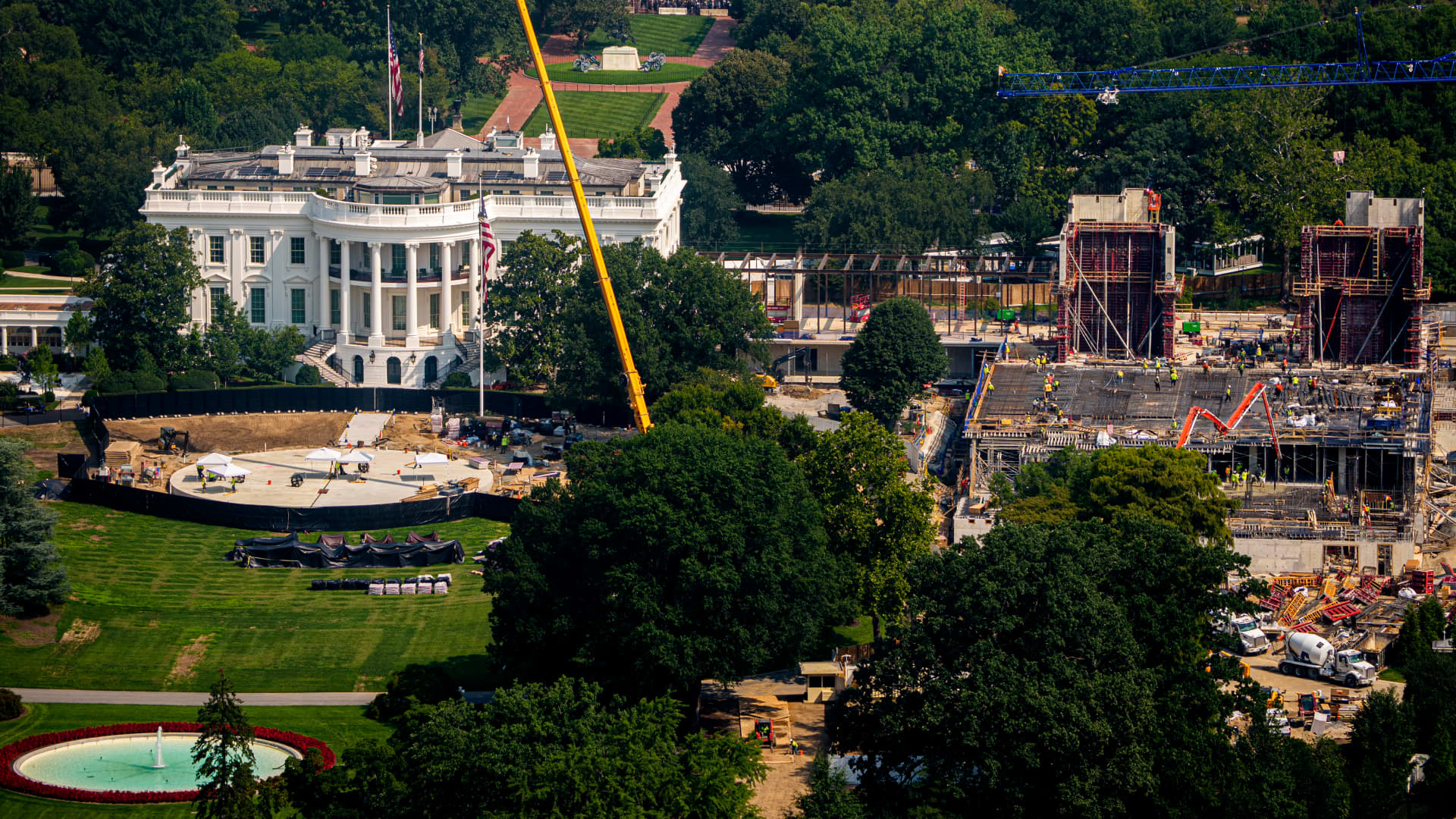 Trump asks Supreme Court to let White House ballroom construction continue