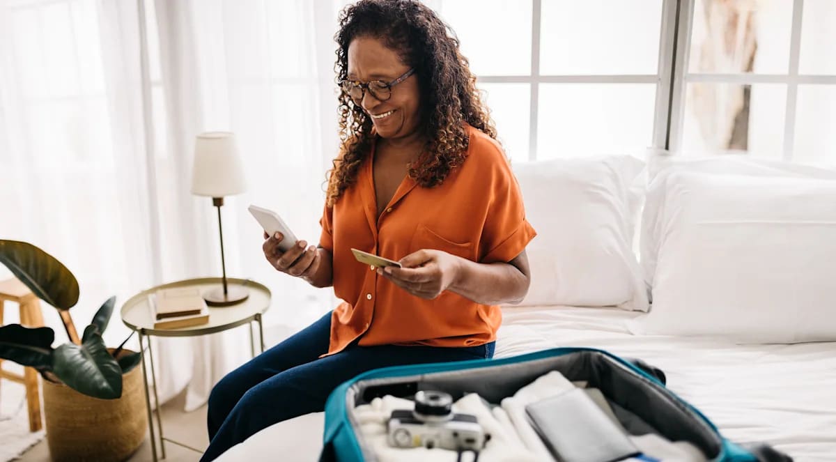 Amex Green vs. Amex Gold: Tons of benefits and rewards for foodies and travelers