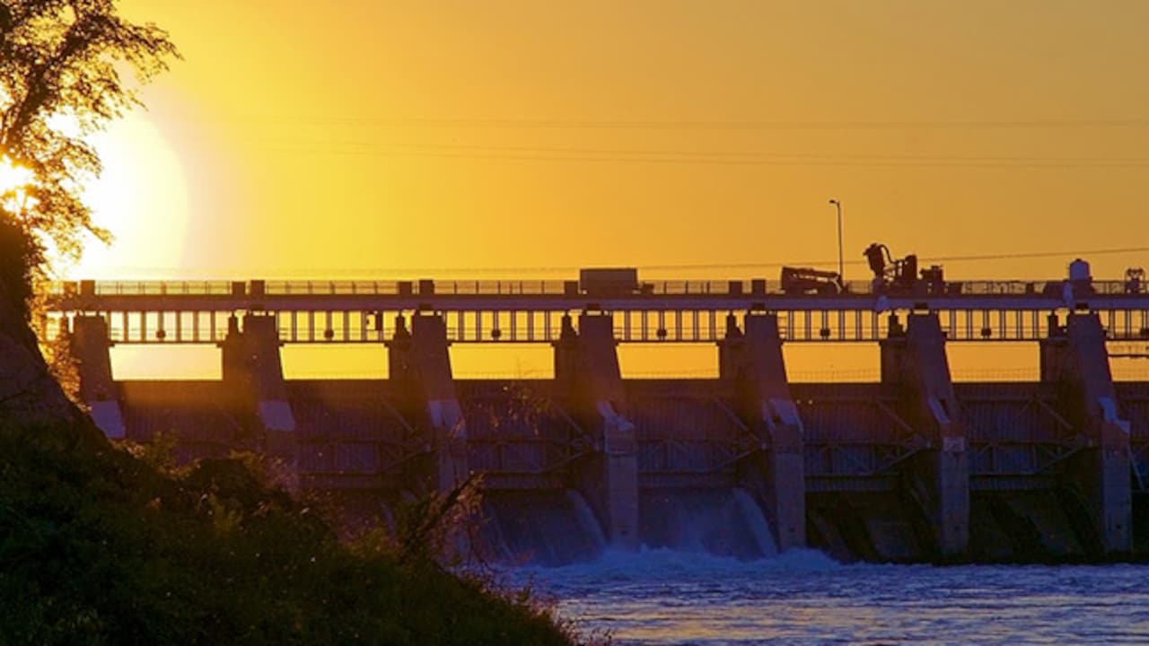 Girl Falls Into Water While Filming Reel At Dam, Friend Jumps In. Both Die