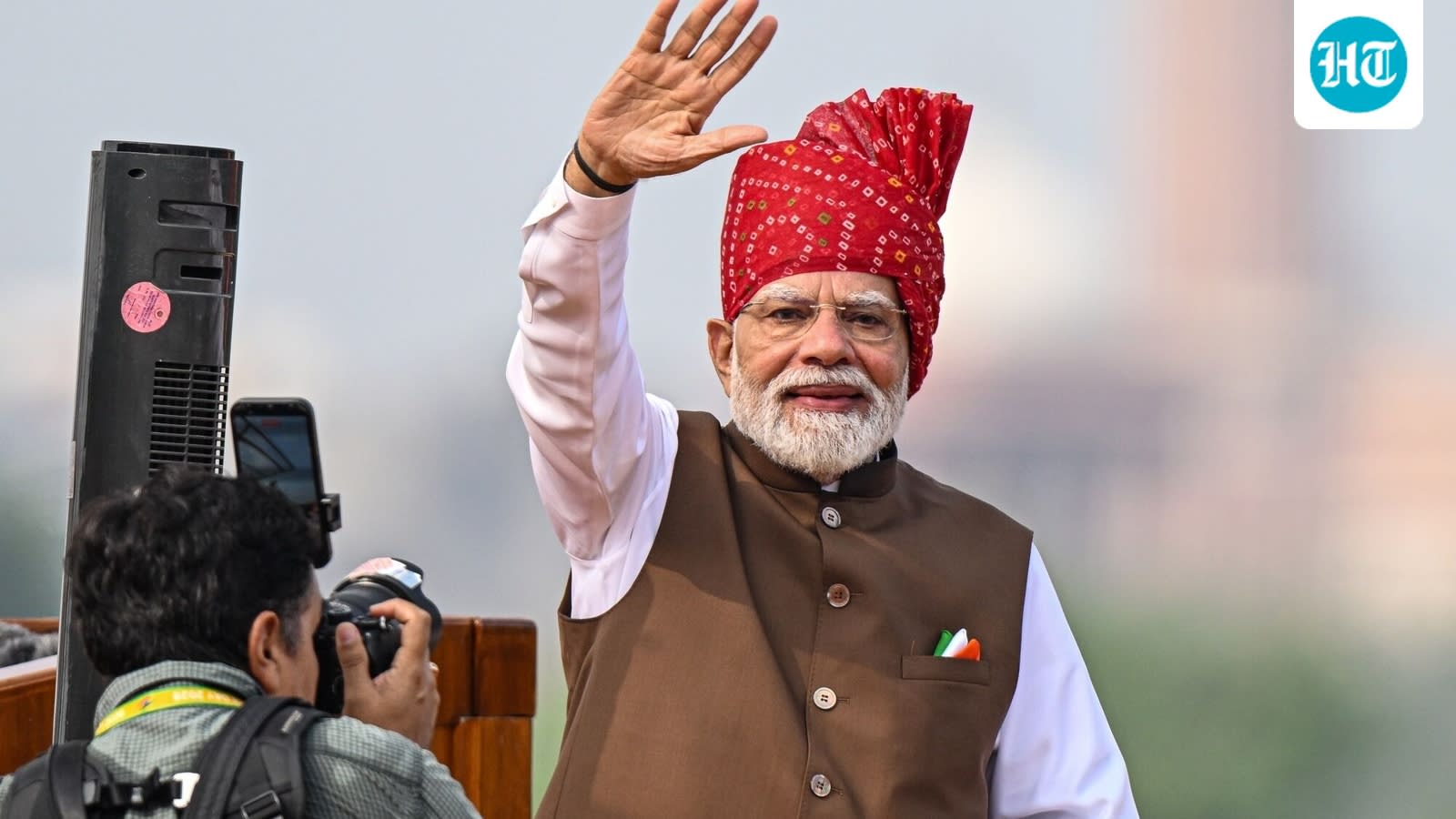 'Urdu mein Tiranga pehna': Congress' 'Ireland' dig at PM Modi's Independence Day pocket square