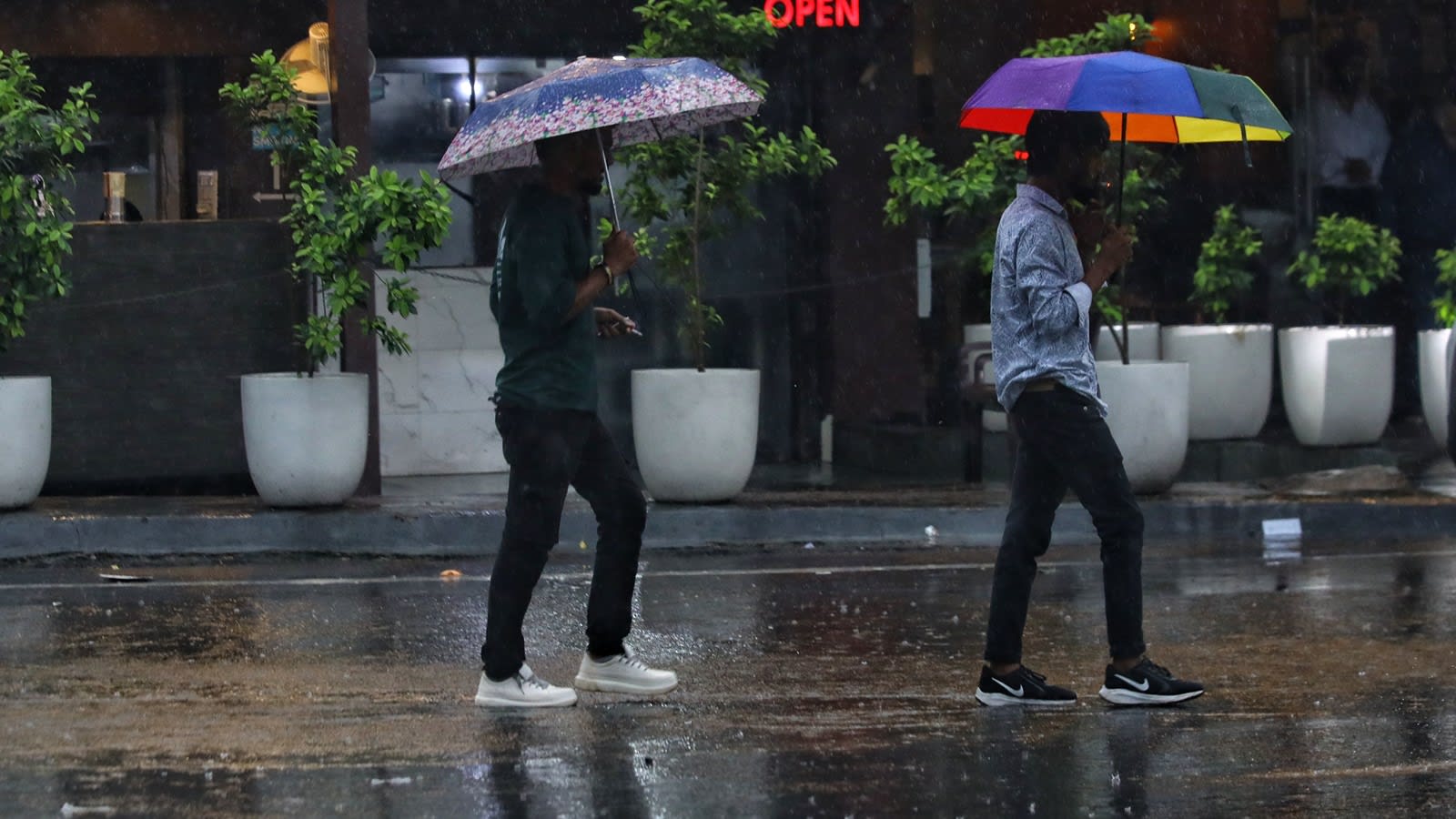 Month left in Gujarat monsoon withdrawal, South gets 101% rainfall, Kutch 29%