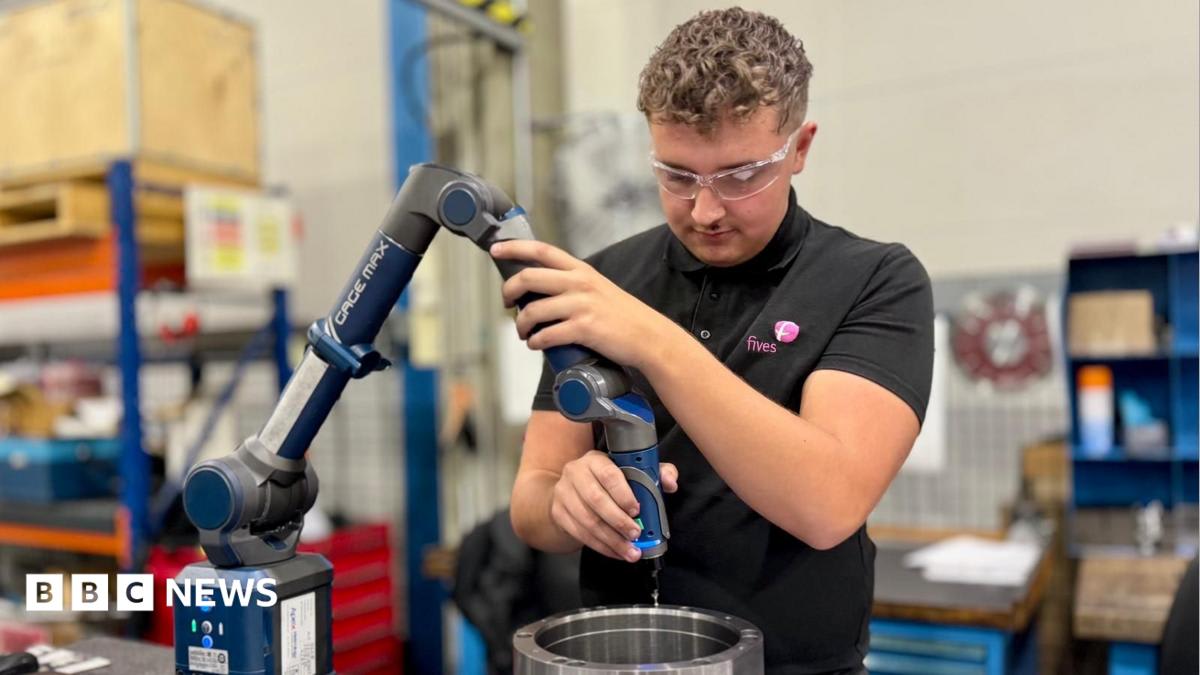 Demand for degree apprenticeships in England quadruples in three years