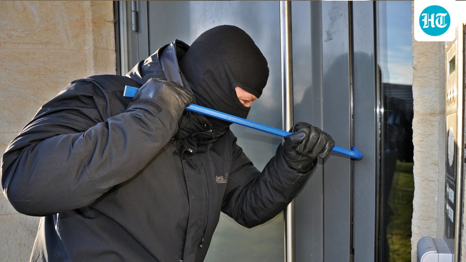 Burglar sues shopkeeper for $10 million after breaking into his store, getting shot