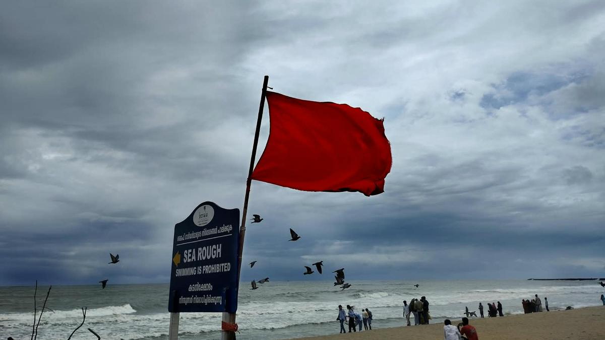 High waves along Kerala coast: Kozhikode Collector bans entry to beaches