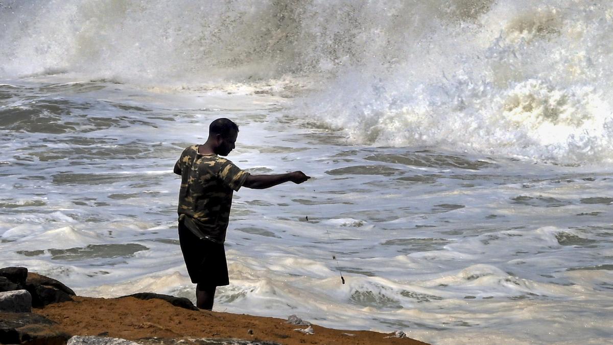 Swell waves reach Kerala coast; inundation likely in low-lying areas by August 20