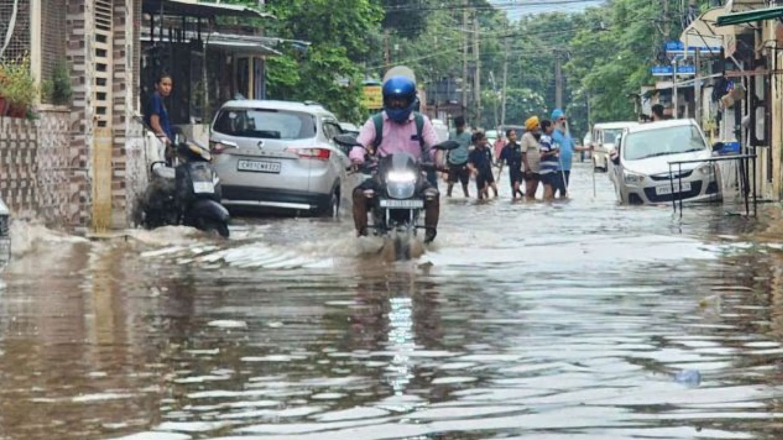 Chandigarh drowns in rain, Madhya Marg bears the brunt