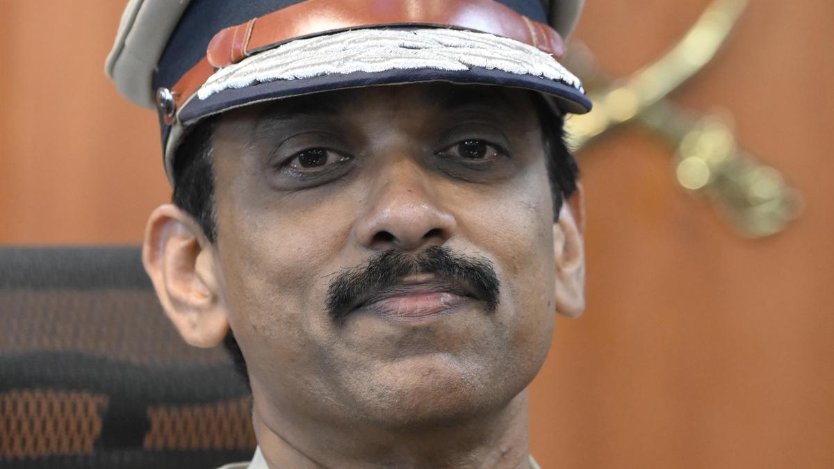 Former Chennai Police Commissioner A. Arun files defamation suit seeking ₹1 crore in damages from ‘Savukku’ Shankar