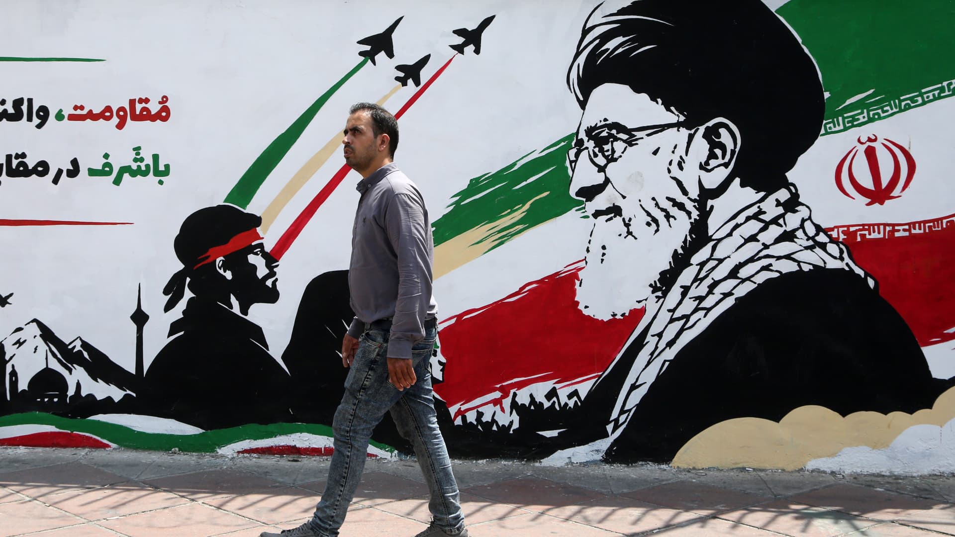 Trump says Iran's economy is collapsing. A former central bank adviser in Tehran pushes back