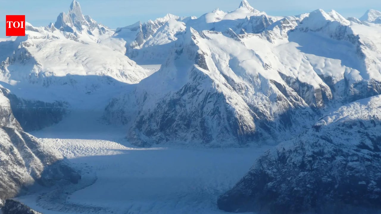 8 on board as twin-engine Cessna charter plane crashes in remote Alaska