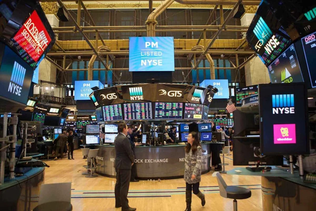 Stocks Under Pressure as Bond Yields Climb on Inflation Fears