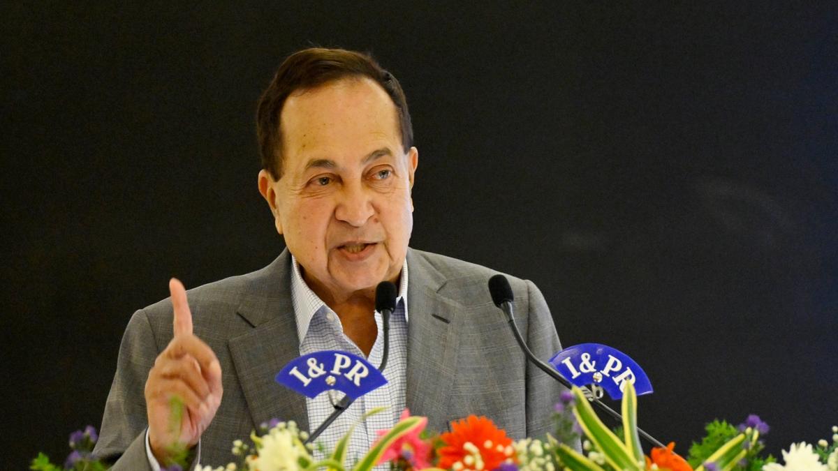 Press clubs must become institutional force to defend media freedom: N. Ram