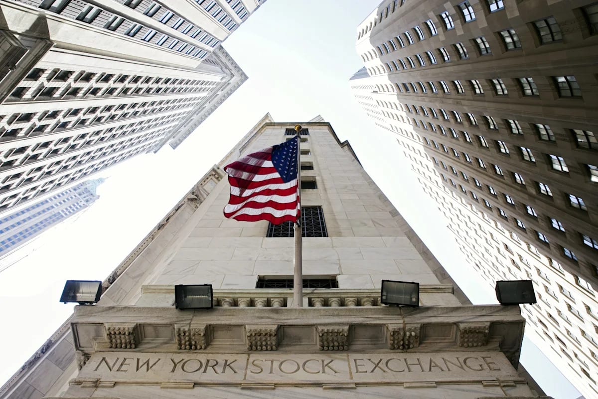 Stock market today: Dow, S&P 500, Nasdaq post weekly losses as bond volatility remains in focus, bitcoin soars