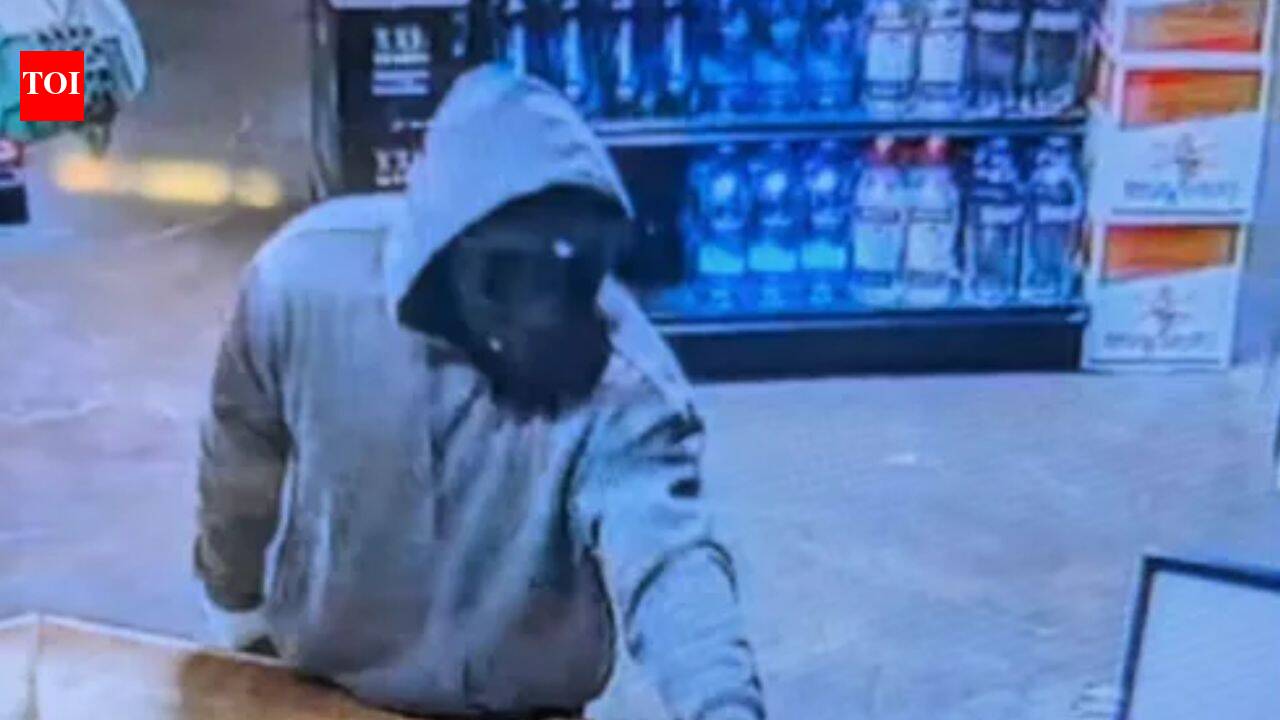 Gujarat store owner shot dead in US in front of 19-year-old daughter