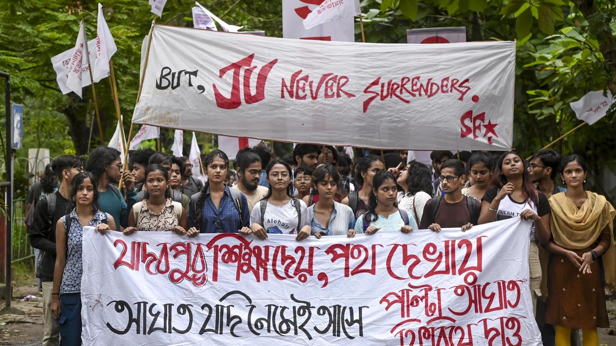 JU remains tense after five days of violent clash; Left backed students’ wings demand ex-VC’s suspension
