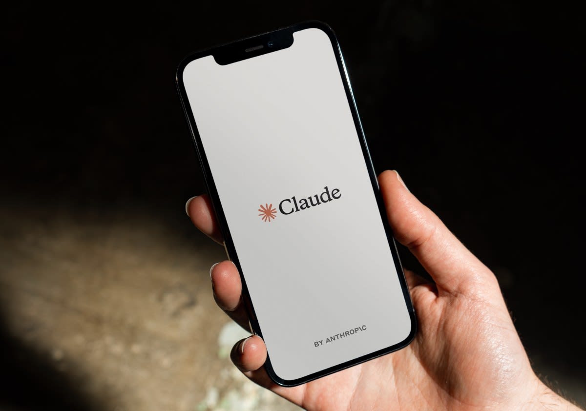 Claude Cowork finally remembers what you told the app in chat