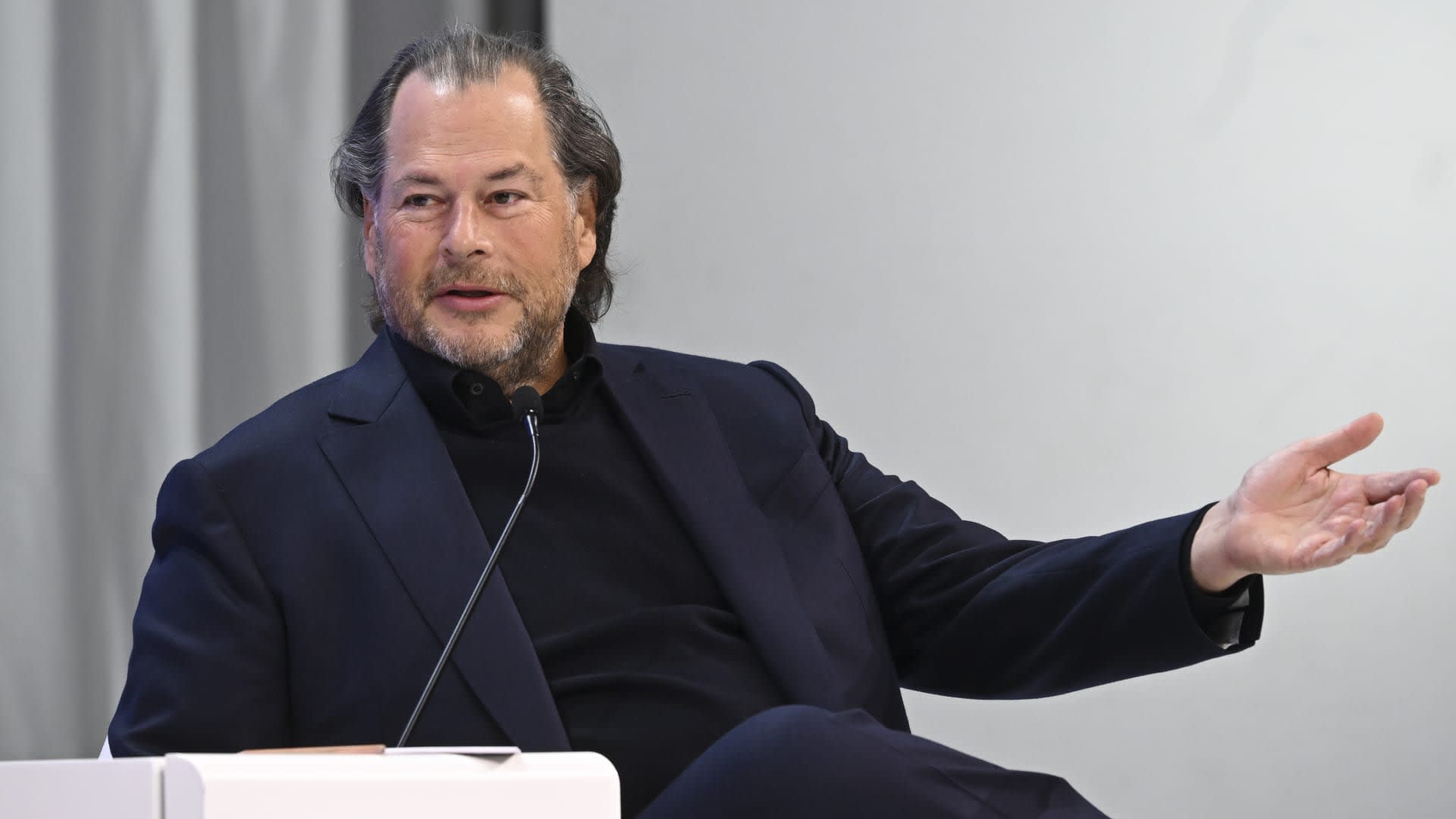 Salesforce stock jumps 14% on AI growth and Anthropic investment gain