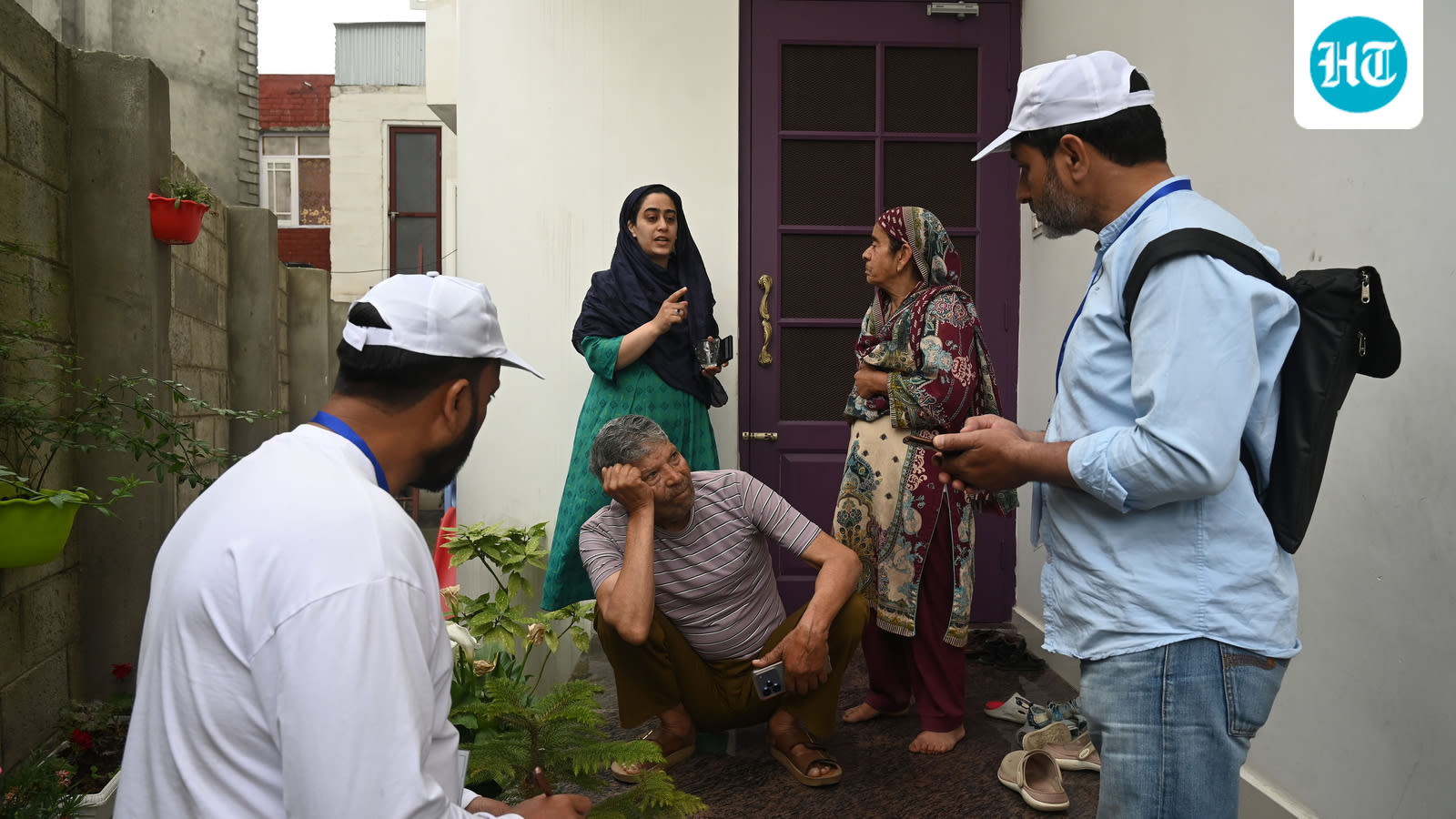 Three thresholds for census data collection