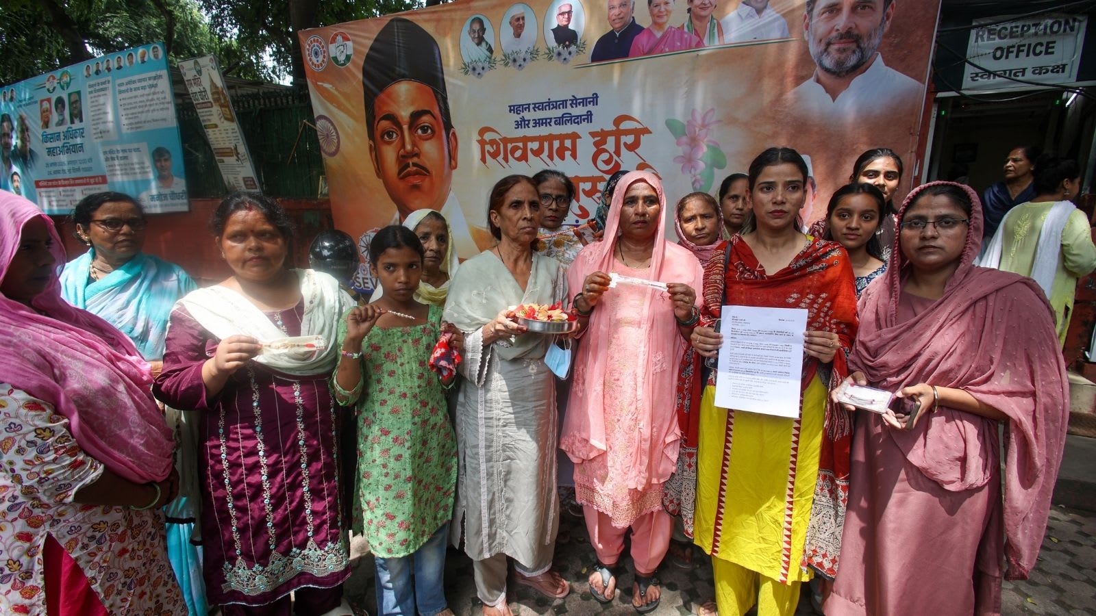Evicted Delhi slum-dwellers seek Rahul Gandhi’s help for a ‘dignified rehabilitation’