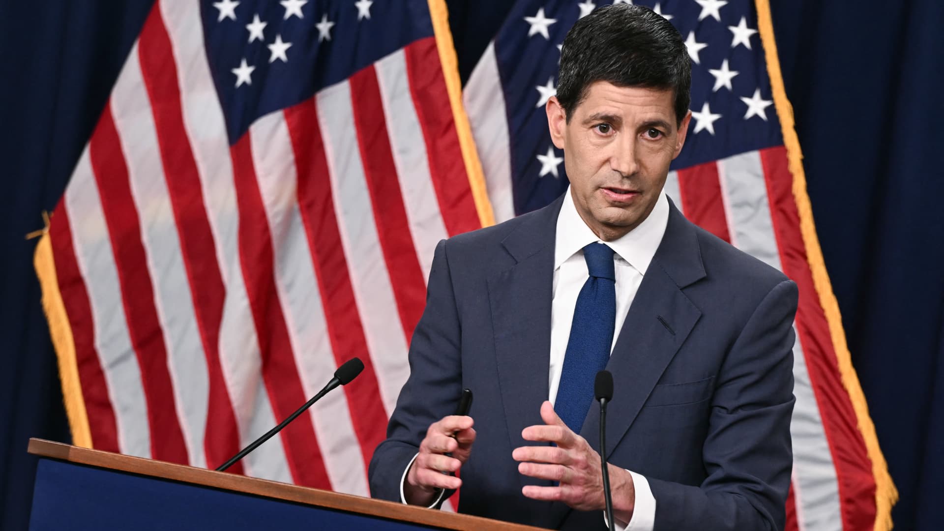 Fed Chairman Warsh expresses concern about inflation, advocates for 'quieter' central bank