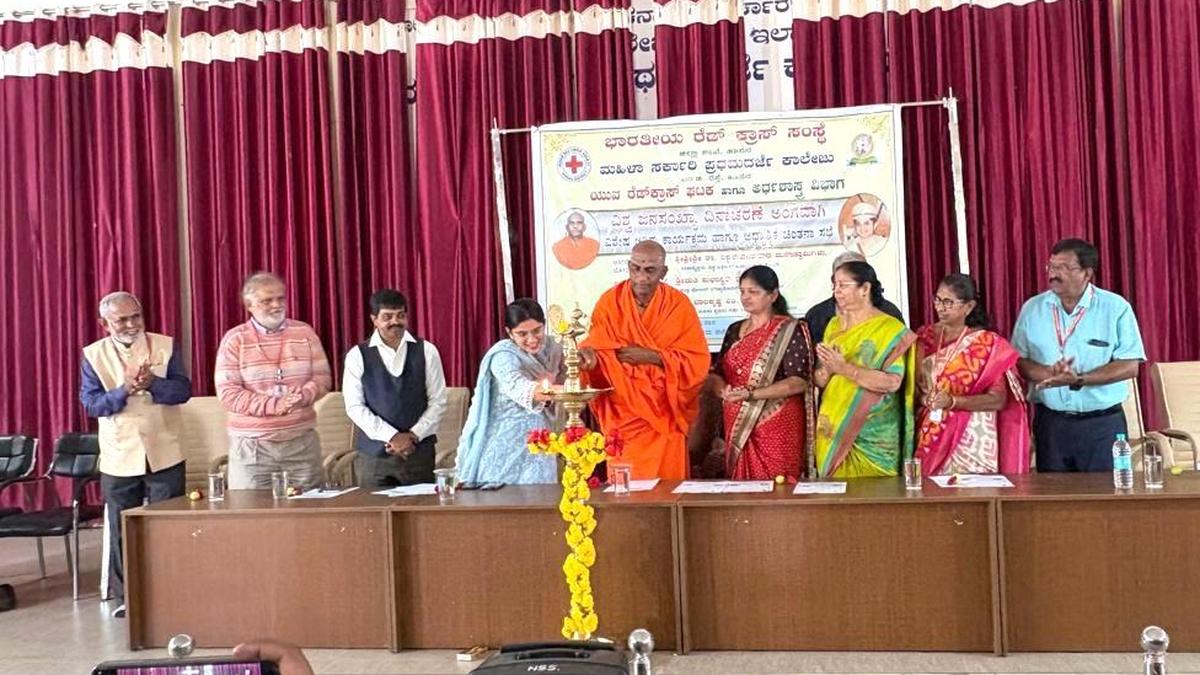 Hassan CPM condemns Nishchalananda Swamy for calling leftists ‘most dangerous’, ‘selfish’