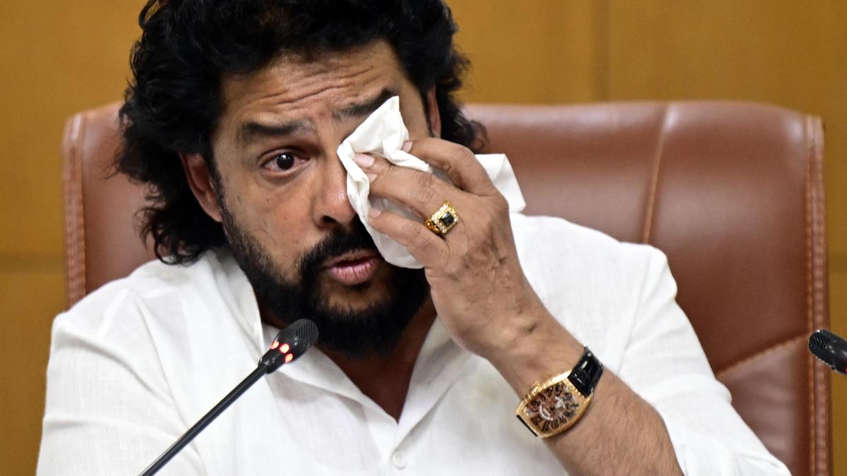 Minister B. Nagendra resigns, challenges BJP to face him in ‘people’s court’