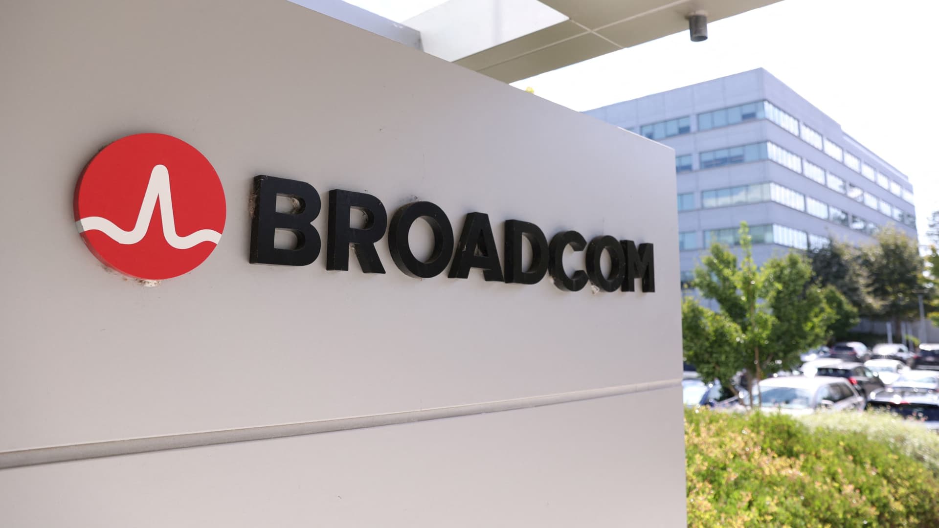 Broadcom reports earnings this week. Mike Khouw says this trade could be a winner