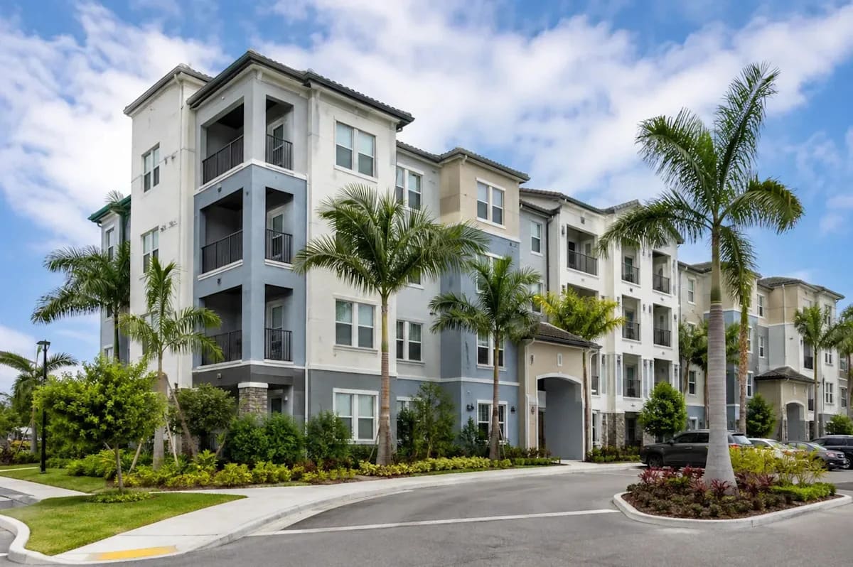 Florida Multifamily Insurance Costs Fall 6.2% in 2025
