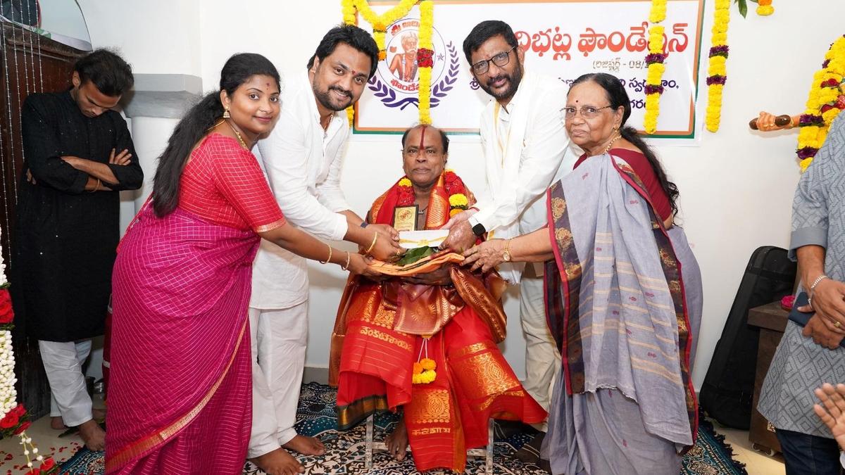 Harikatha artistes seek govt. support to promote art