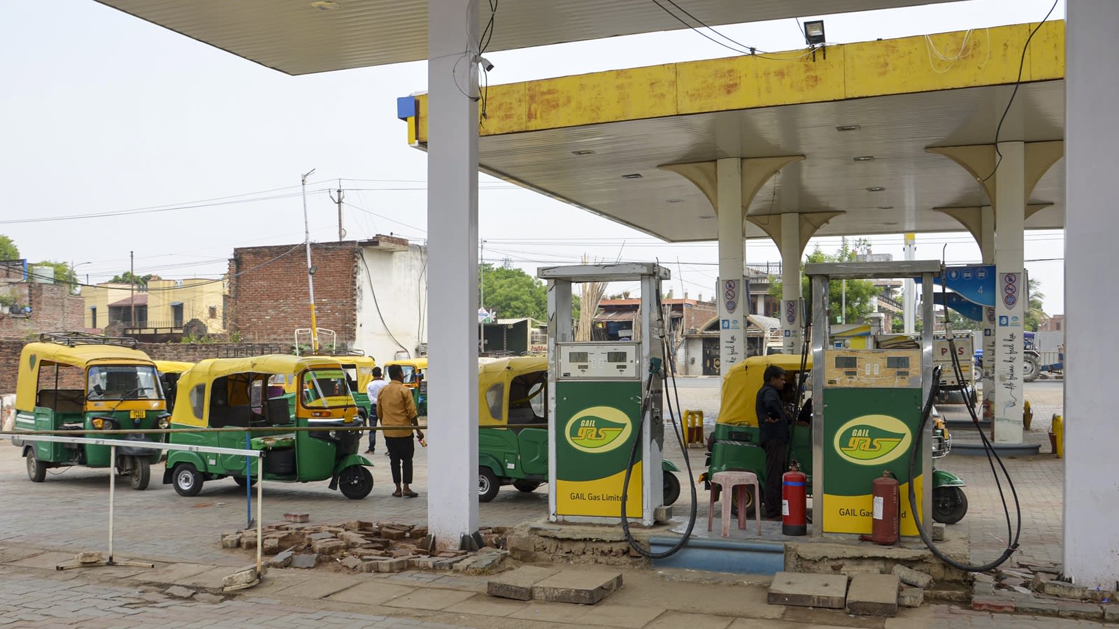 CNG prices hiked by Rs 2, PNG up Re 1 across MMR from today, September 1