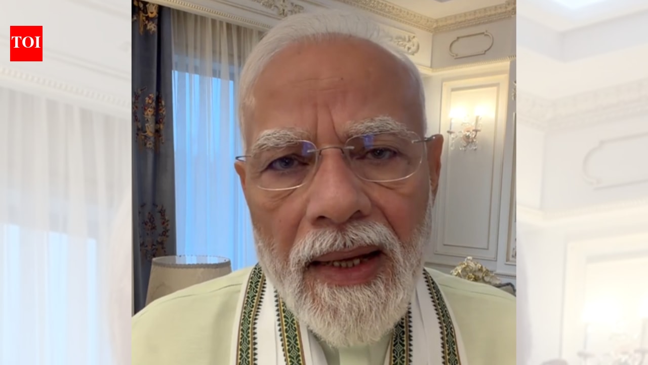 ‘Strong numbers': PM Modi hails 7.8% GDP growth, hits out at ‘jhooth ki goonj’