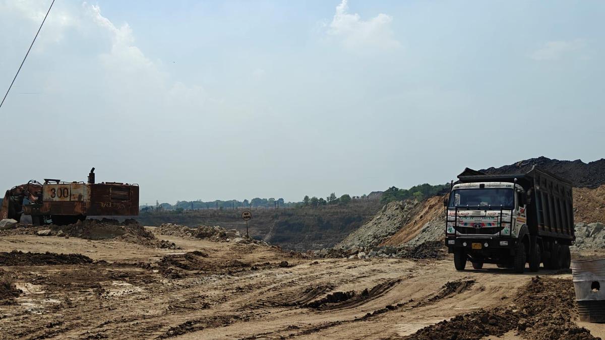 ECL begins precautionary mine sealing in Raniganj coal belt’s Khandra Colliery over surface cracks