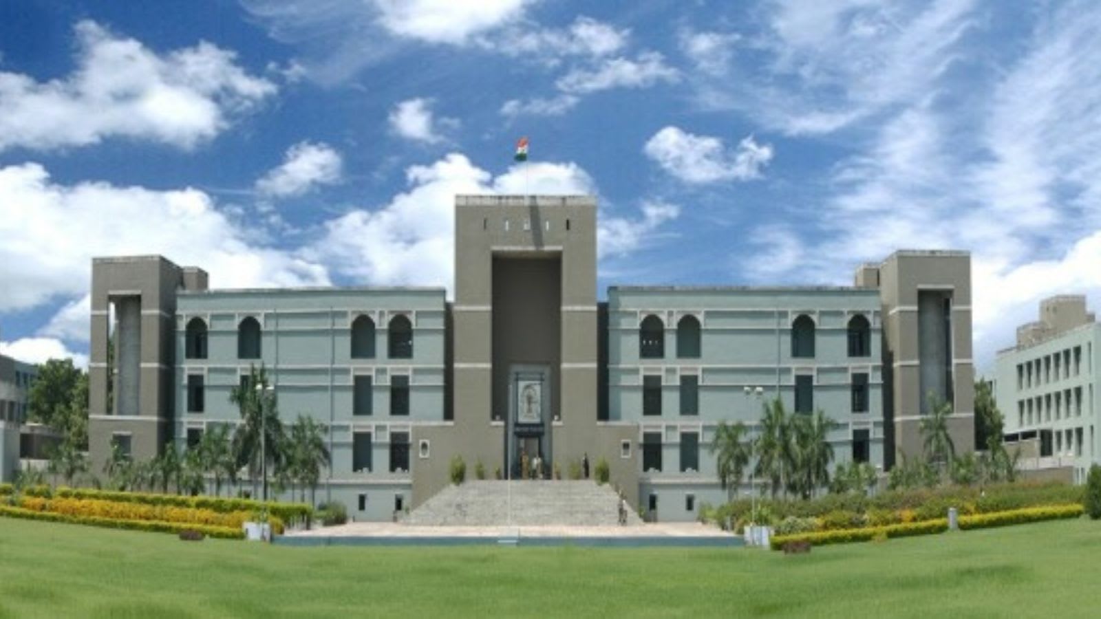 Acid attack case: Gujarat High Court grants interim relief to woman awarded 10-year sentence