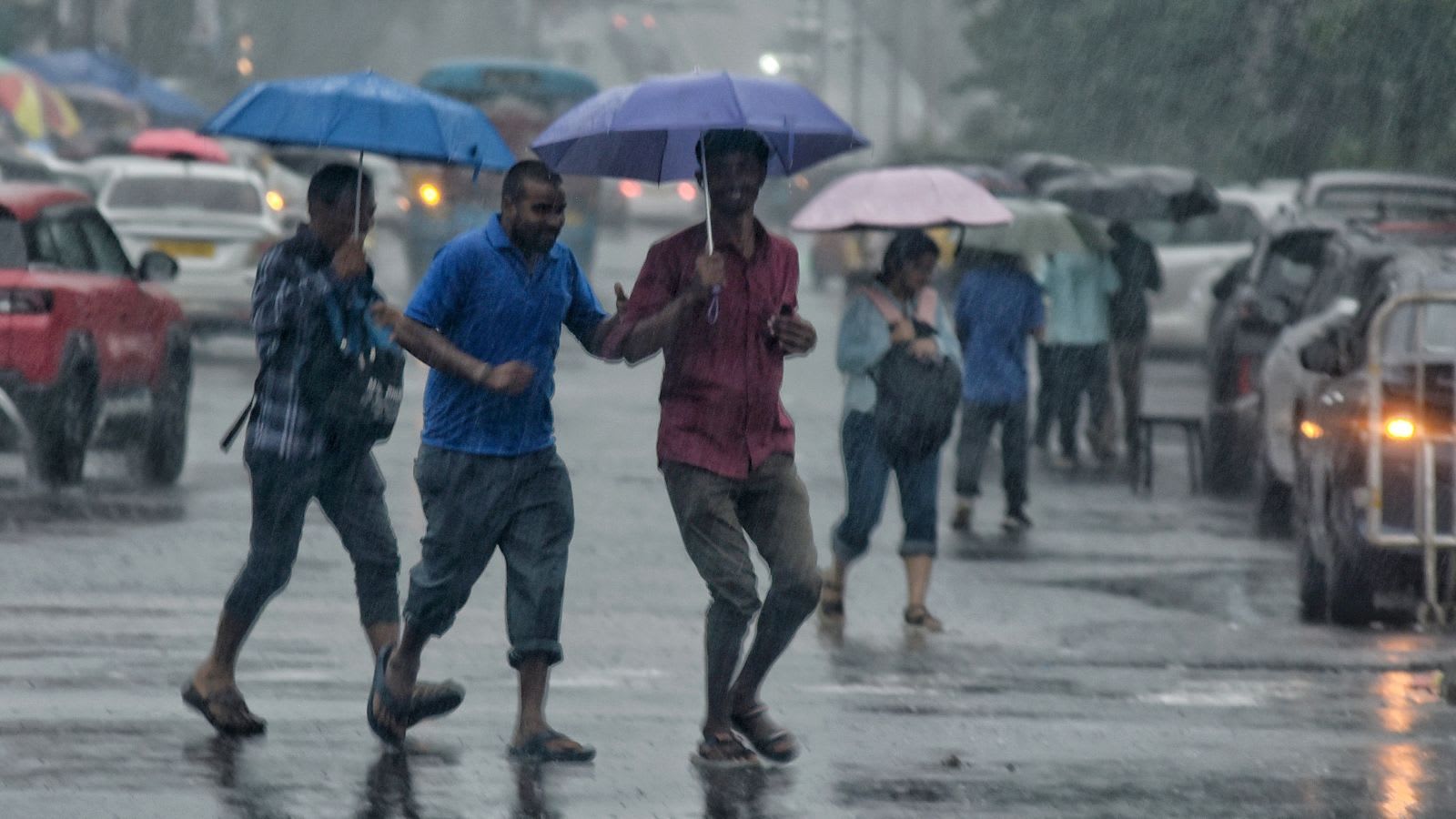 Landslide danger in Darjeeling and Kalimpong as heavy rain batters West Bengal
