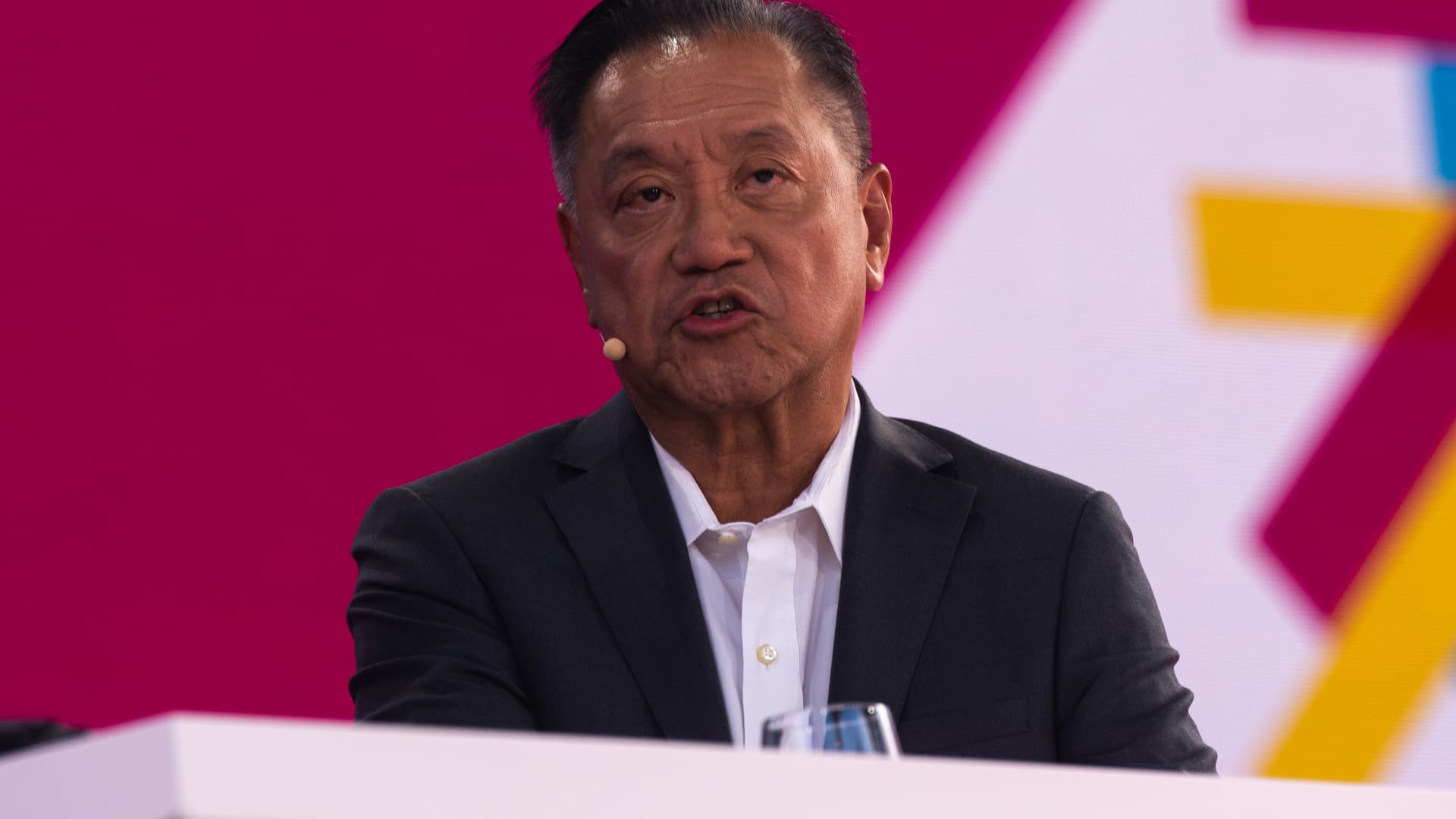 Broadcom's stock drops 5% as weak guidance overshadows earnings beat