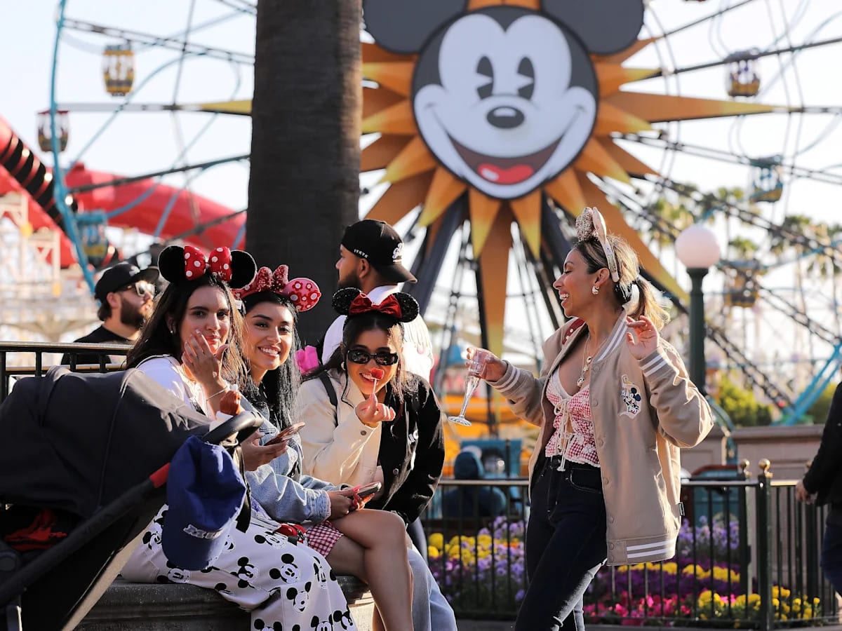 Best credit cards for Disney vacations (2026)