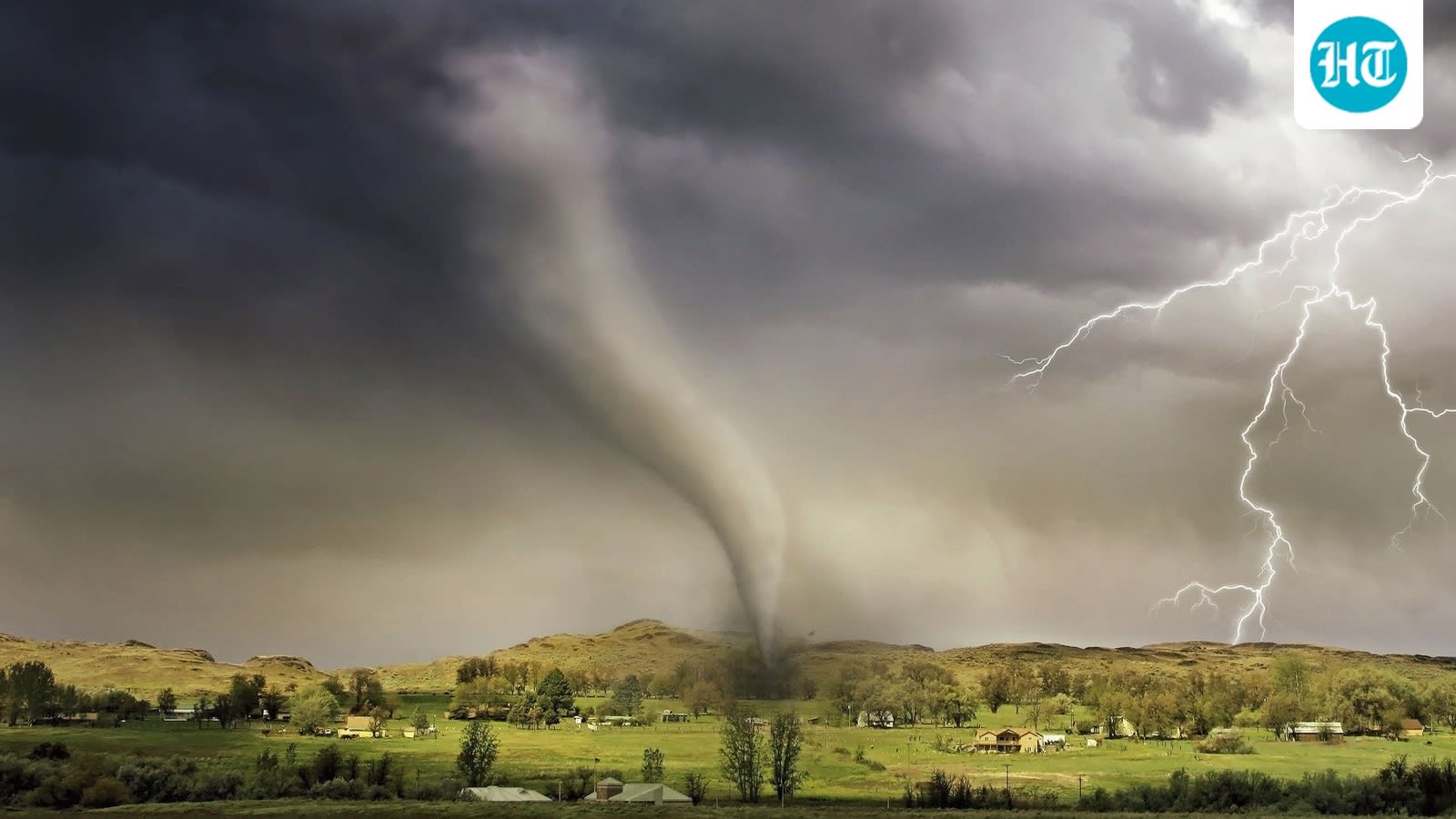 Humble tornado reports: Twister forming in Texas? Scary visuals emerge as witnesses issue warning