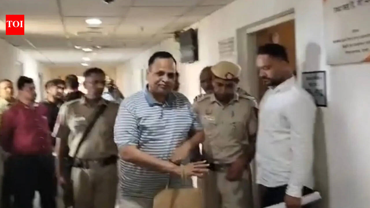 AAP's Satyendar Jain gets bail in ACB case