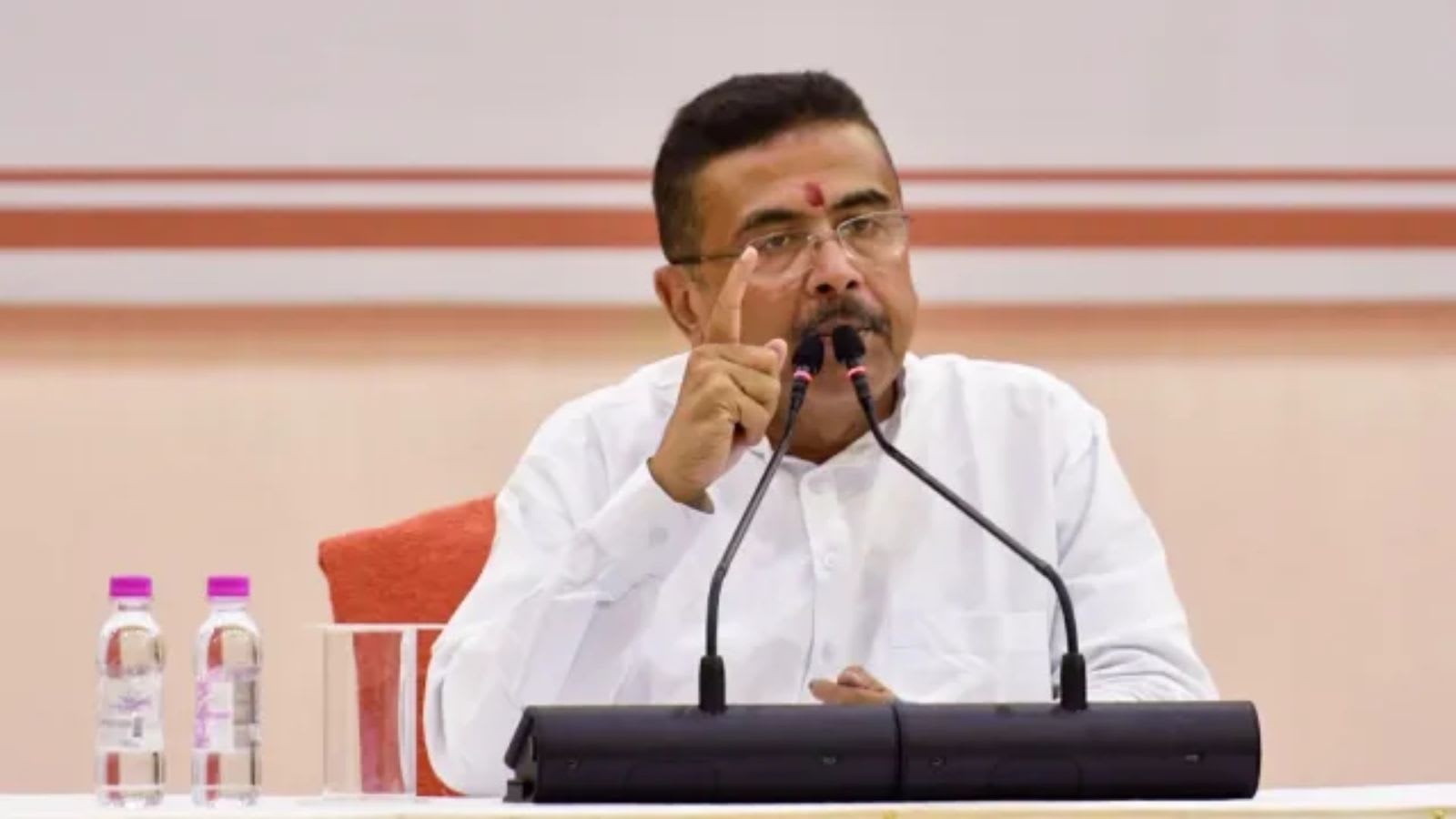 Bengal CM Adhikari calls for restrictions on phone use in schools, cites Gujarat model