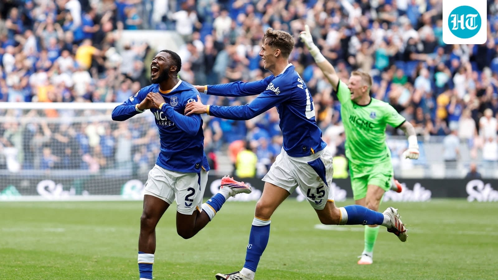 Everton shrug off transfer window woes to hold Manchester United