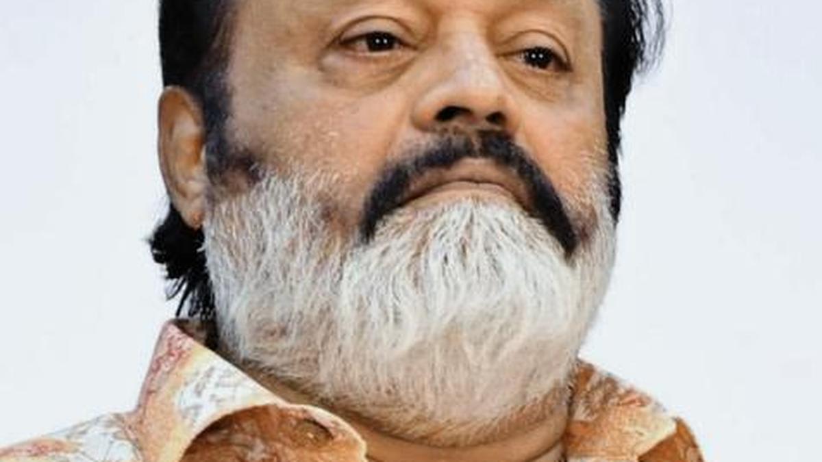 Suresh Gopi opens toll gates after seeing long queue of vehicles in Keralam’s Thrissur