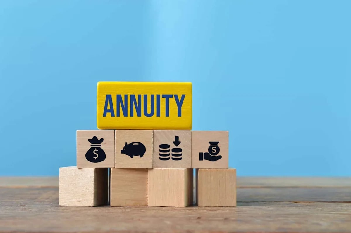 Dividends vs. Annuity: Which Turns $930,000 Into More Monthly Income for Life?