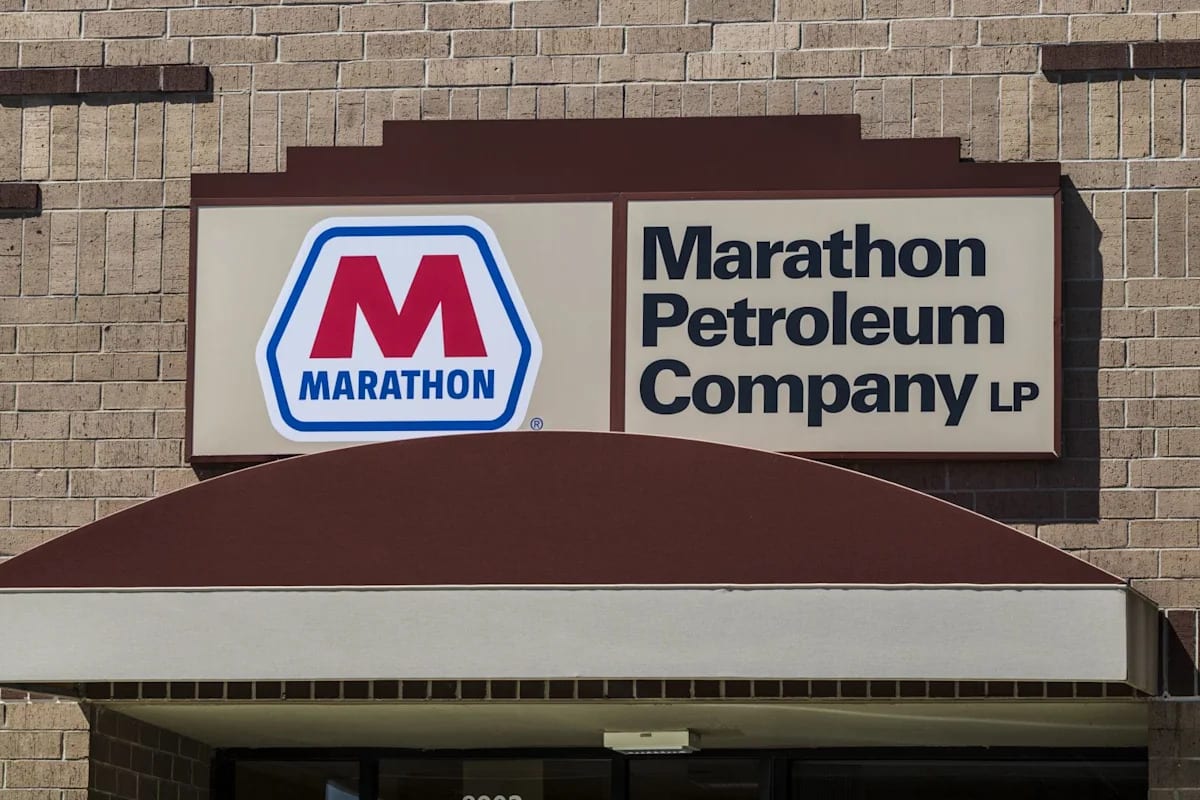 Is Marathon Petroleum Stock Outperforming the S&P 500?