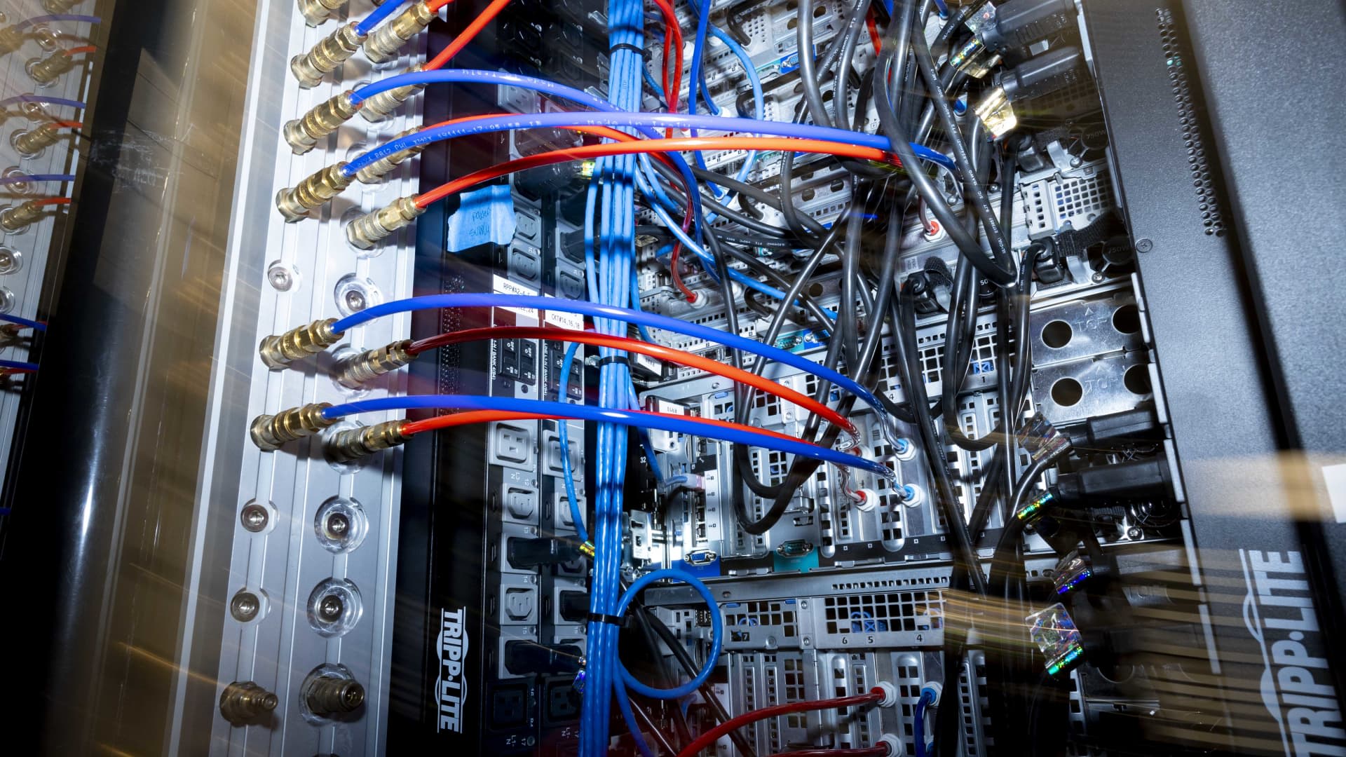 These dividend stocks could catch a tailwind from data center pushback