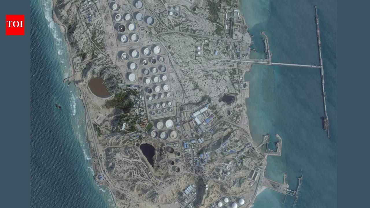 US strikes Iranian tankers near Kharg Island; Tehran threatens Gulf oil vessels